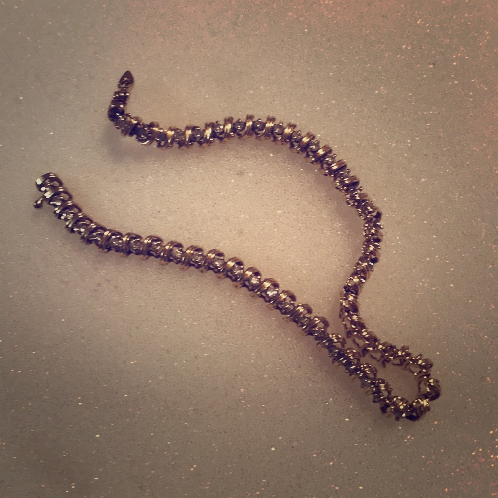 Diamond tennis bracelet
